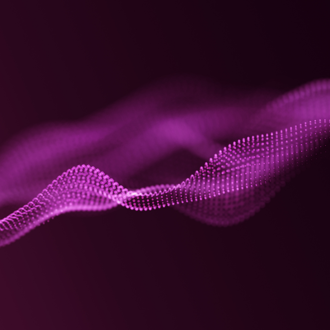 Motion designer 3D travaillant sur une animation dans Cinema 4D avec After Effects