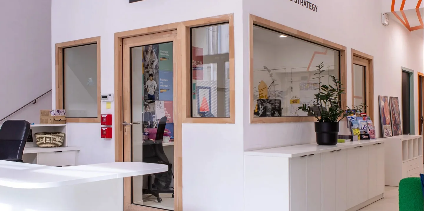 The student lounge and kitchen of the Marseille campus