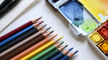 Métier créatif qui recrute : les carrières les plus demandées aujourd’hui